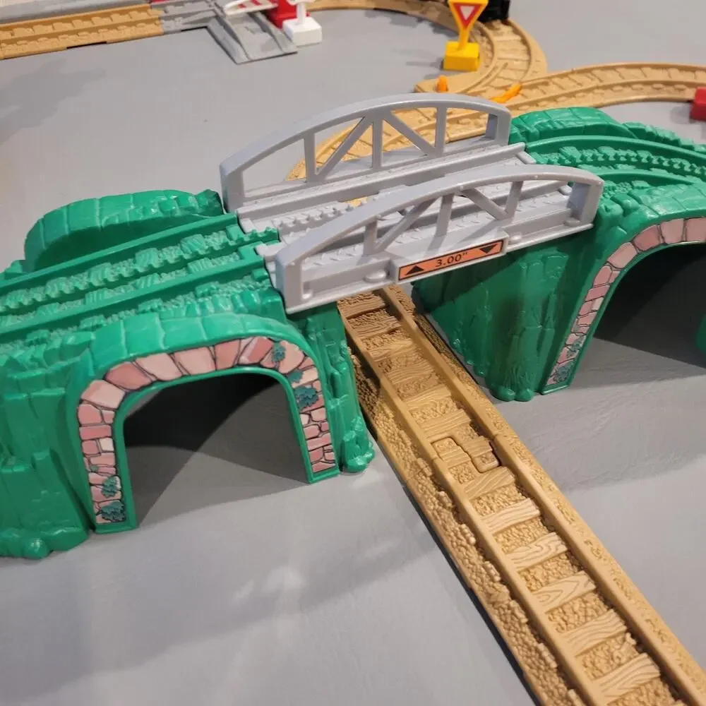 GeoTrax B1836 Tracktown Railway Fisher Price Incomplete Geo Trax Set